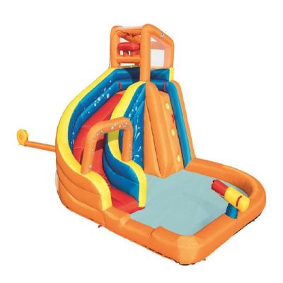Parque acuático de atracciones inflable con piscina tobogán
